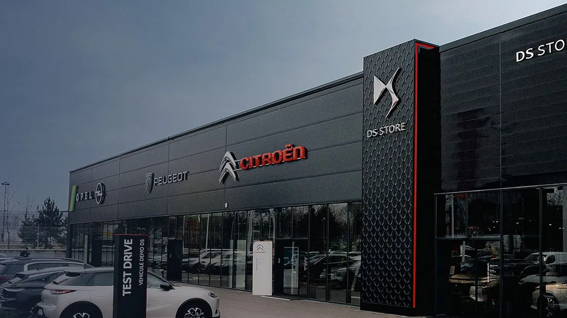 Car banner